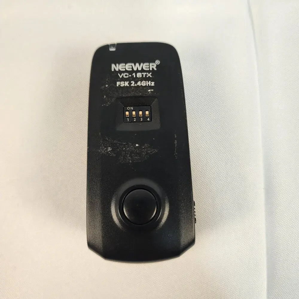 Neewer VC-1BTX 2.4GHz Wireless Flash Trigger Transmitter FSK for Photography